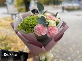 Квіти в коробці та кошику: оригінальні ідеї та поради