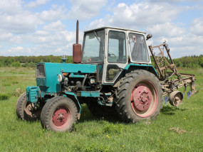 Як підібрати запчастини для трактора ЮМЗ, МТЗ, Т: поради фермерам і механікам